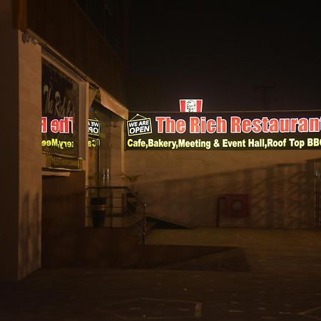 The Rich Hotel & Apartments Lahore Eksteriør bilde