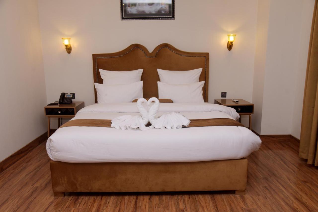 The Rich Hotel & Apartments Lahore Eksteriør bilde