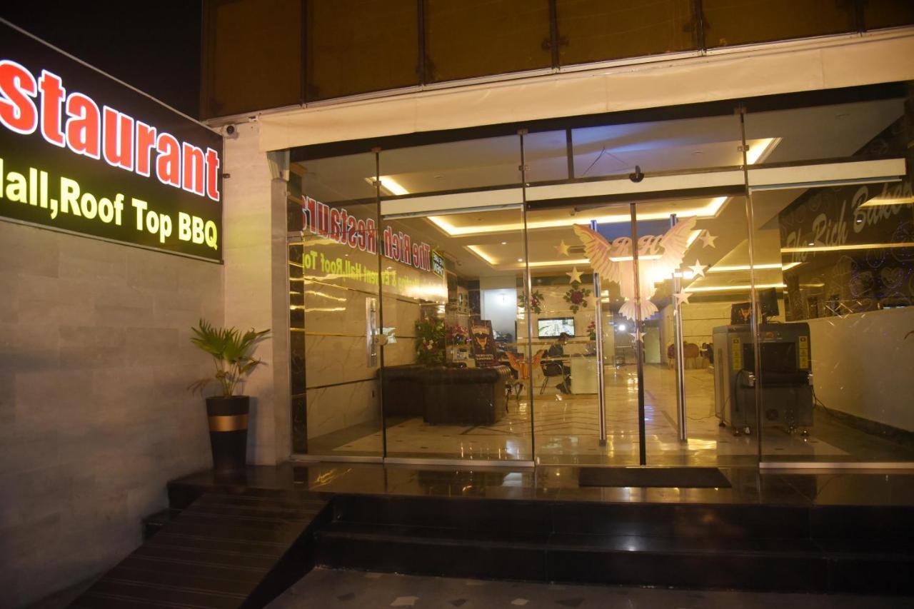 The Rich Hotel & Apartments Lahore Eksteriør bilde