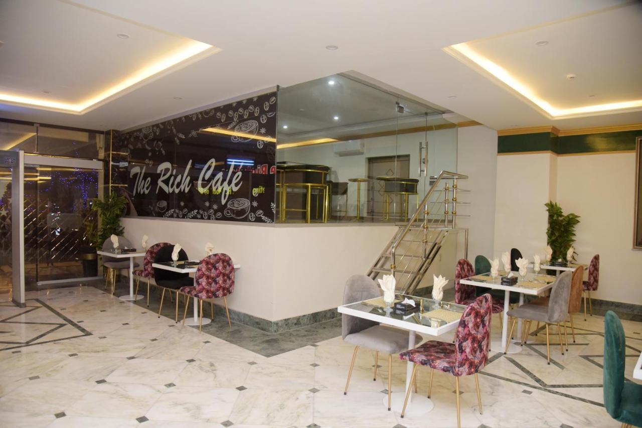 The Rich Hotel & Apartments Lahore Eksteriør bilde
