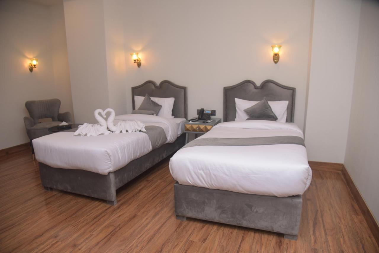 The Rich Hotel & Apartments Lahore Eksteriør bilde