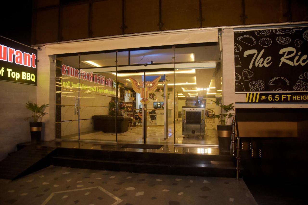 The Rich Hotel & Apartments Lahore Eksteriør bilde