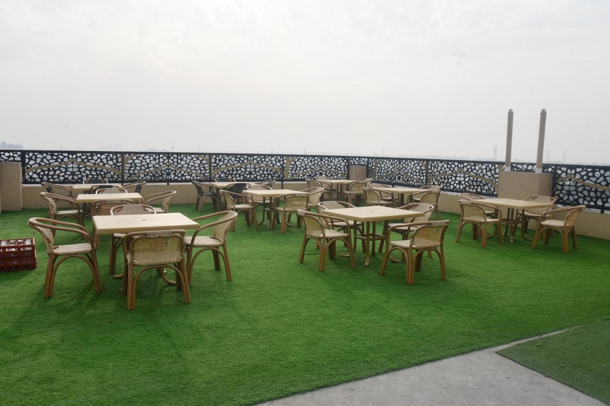 The Rich Hotel & Apartments Lahore Eksteriør bilde