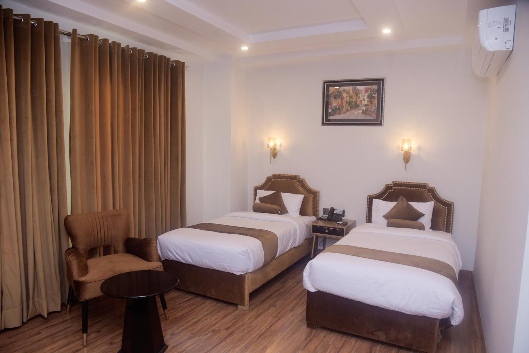 The Rich Hotel & Apartments Lahore Eksteriør bilde