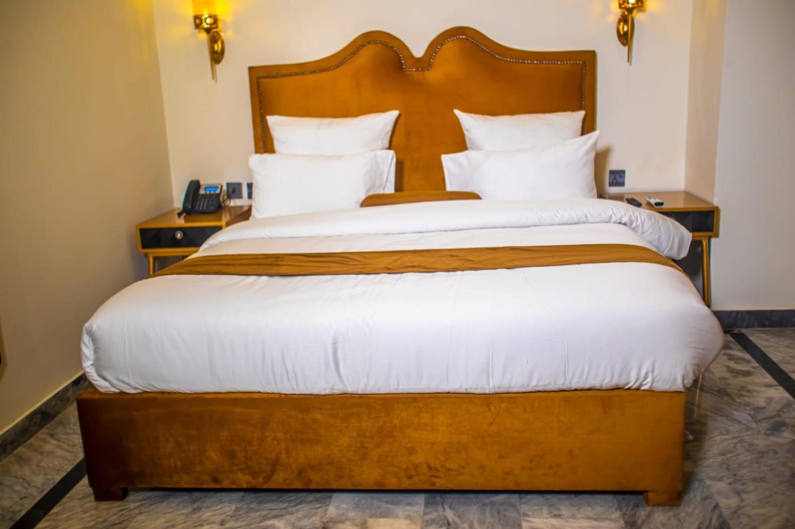 The Rich Hotel & Apartments Lahore Eksteriør bilde