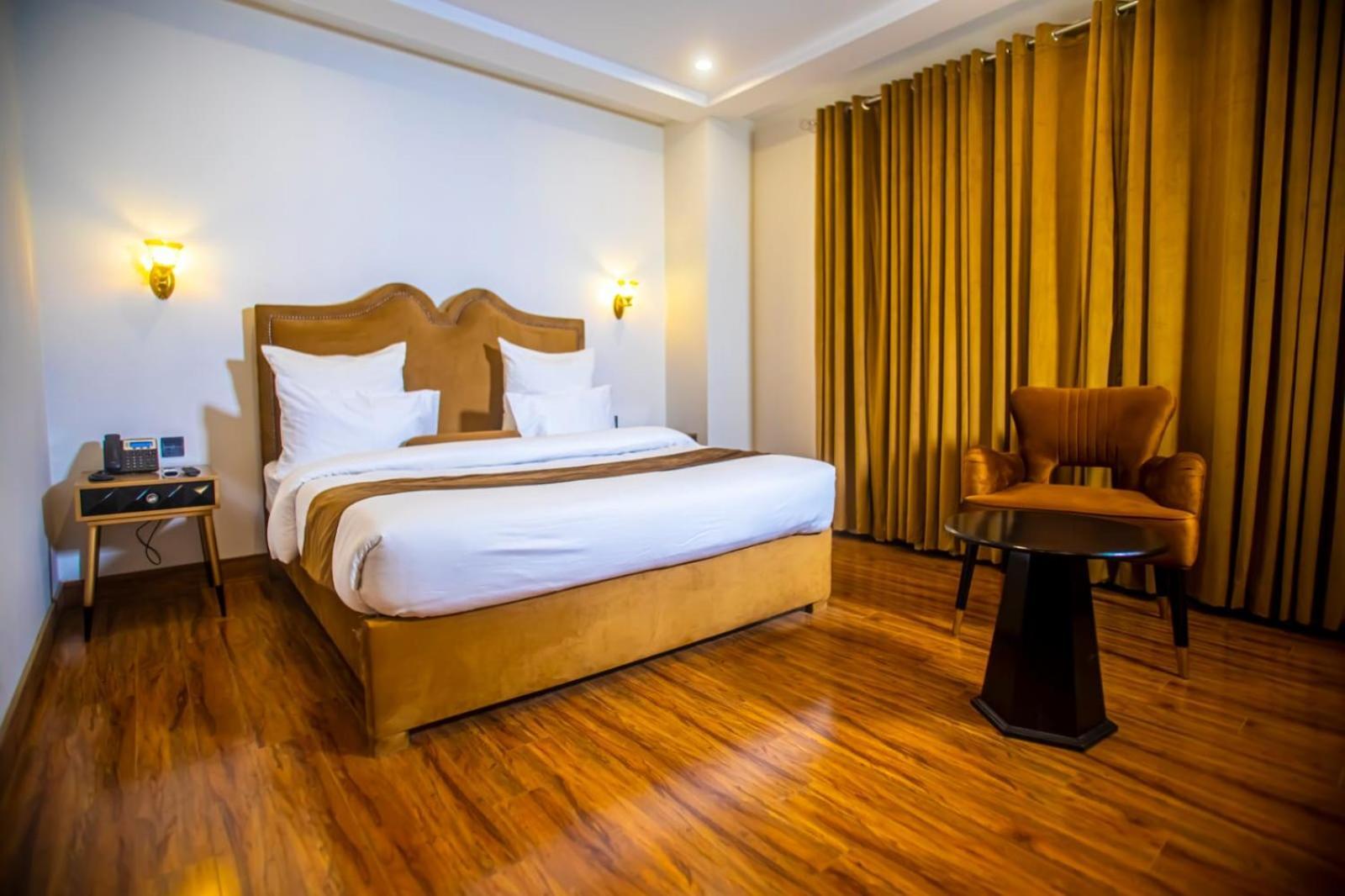 The Rich Hotel & Apartments Lahore Eksteriør bilde