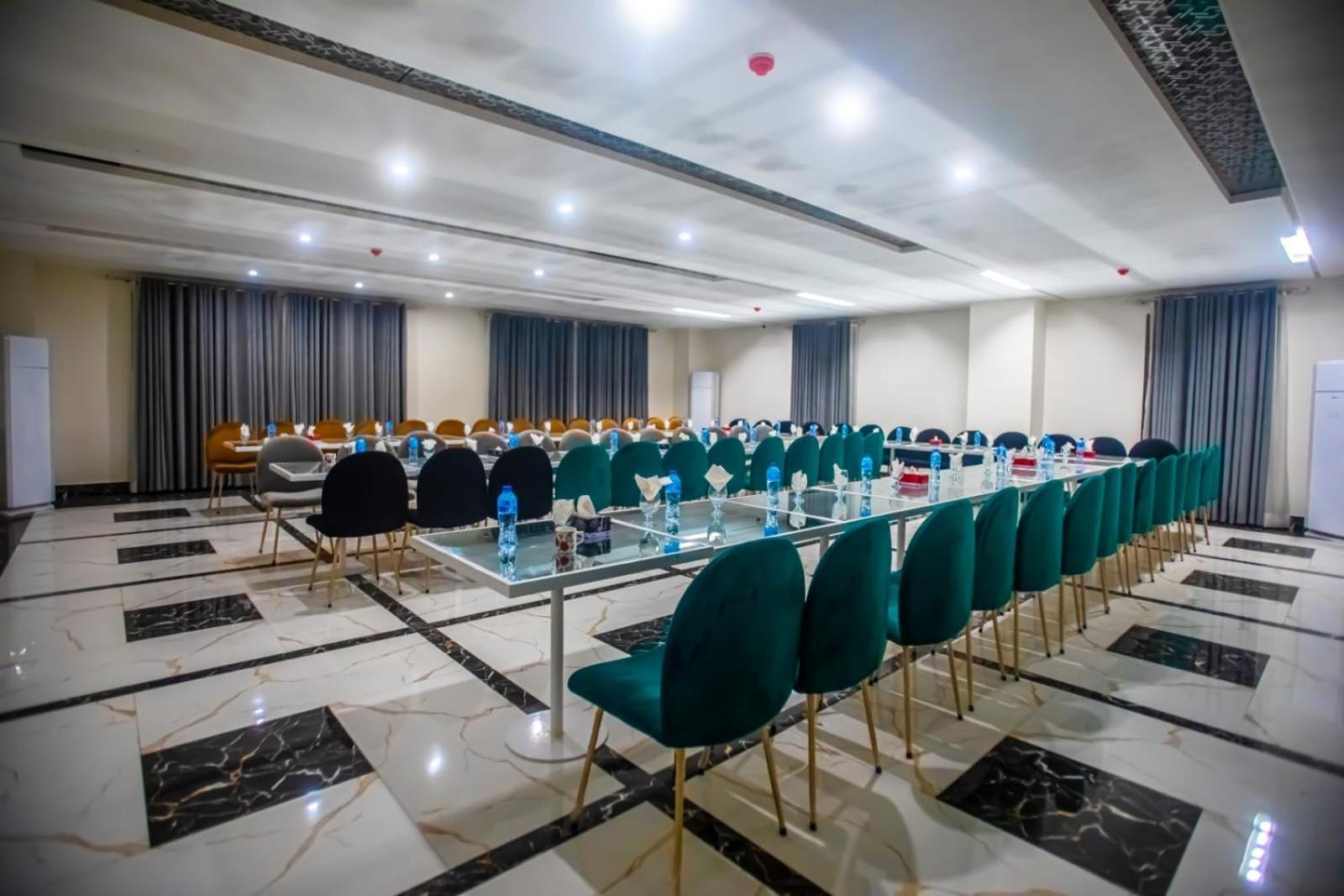 The Rich Hotel & Apartments Lahore Eksteriør bilde
