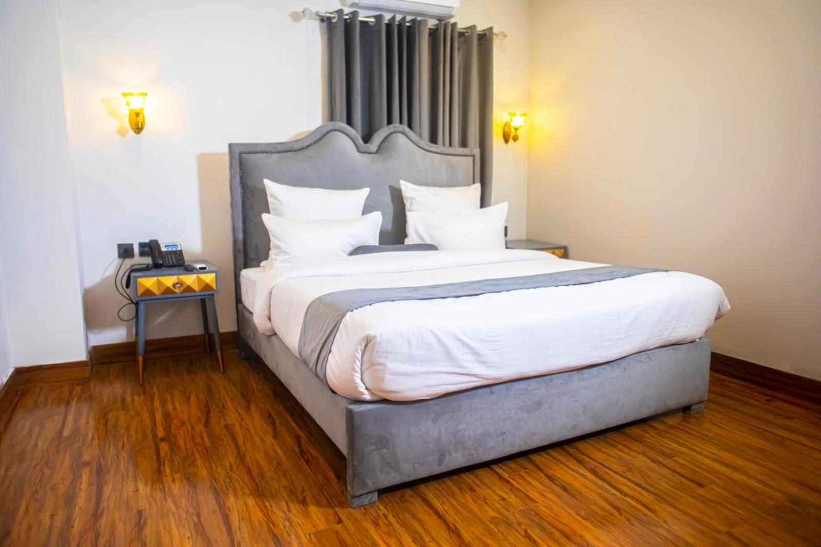 The Rich Hotel & Apartments Lahore Eksteriør bilde