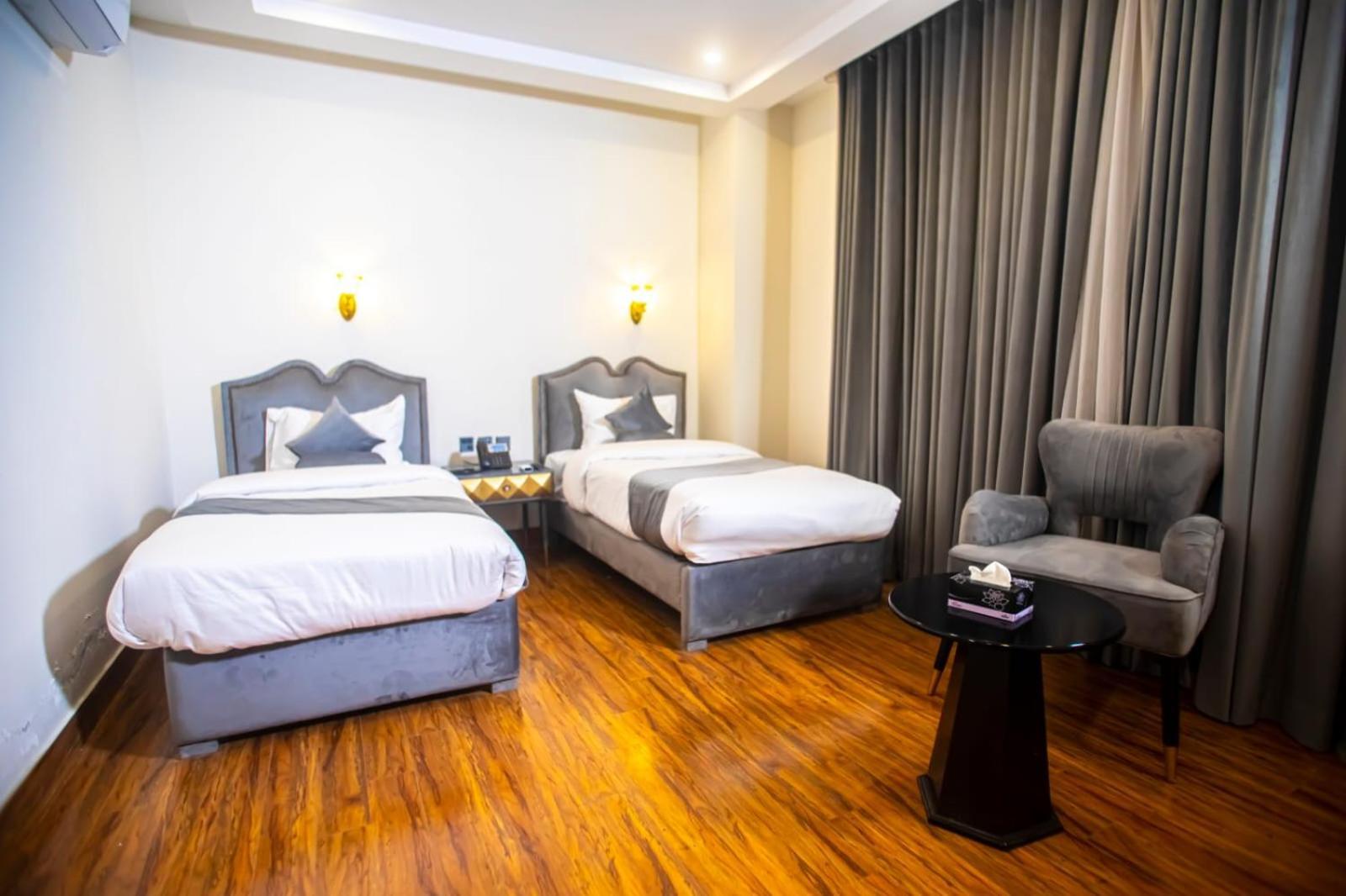 The Rich Hotel & Apartments Lahore Eksteriør bilde