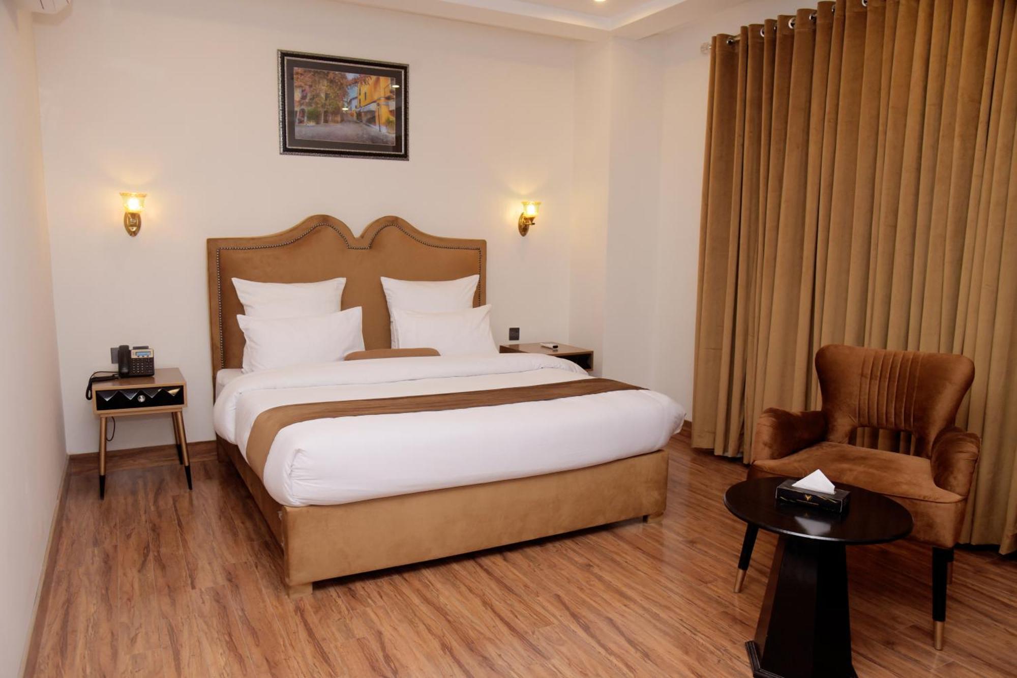 The Rich Hotel & Apartments Lahore Eksteriør bilde