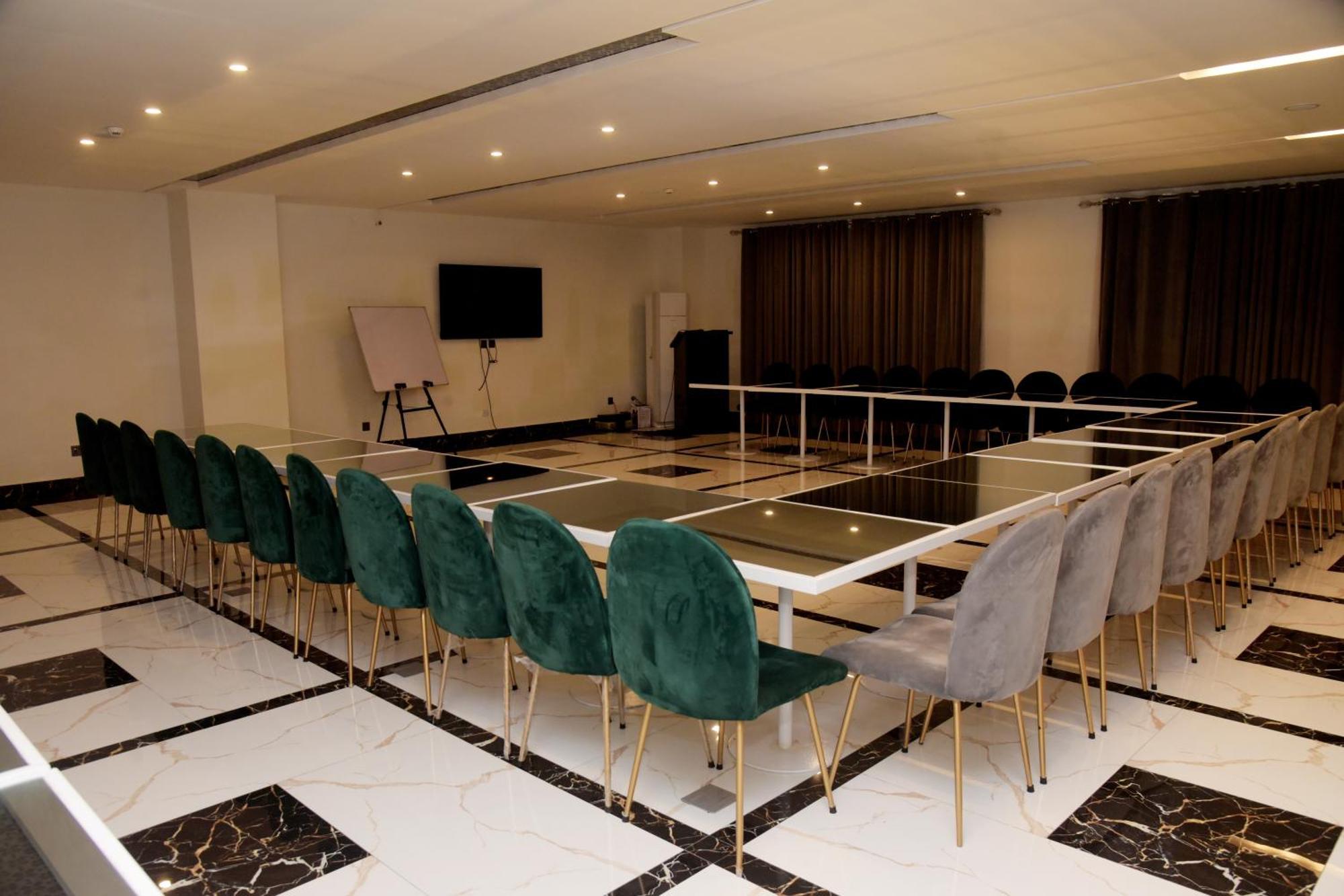 The Rich Hotel & Apartments Lahore Eksteriør bilde