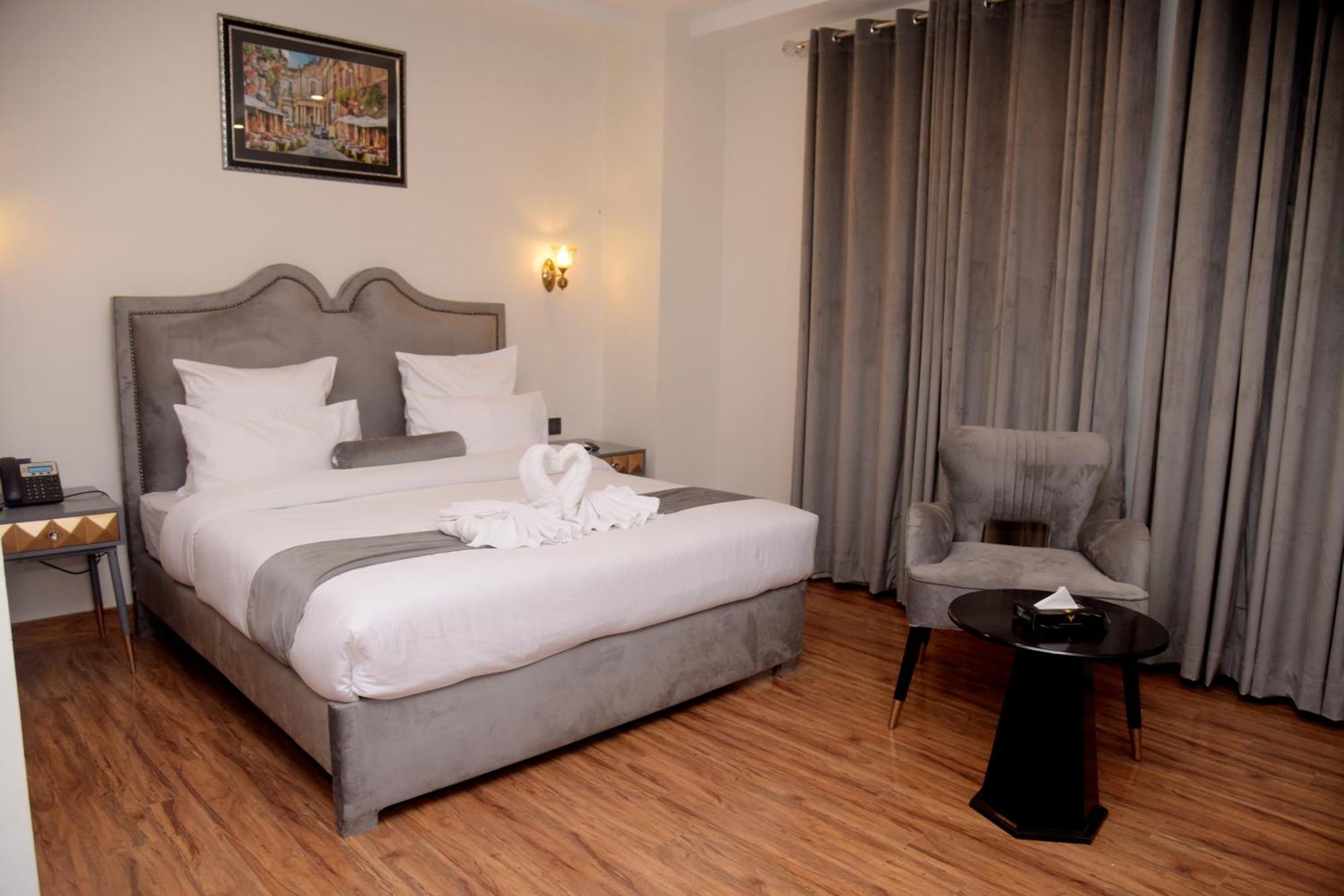 The Rich Hotel & Apartments Lahore Eksteriør bilde