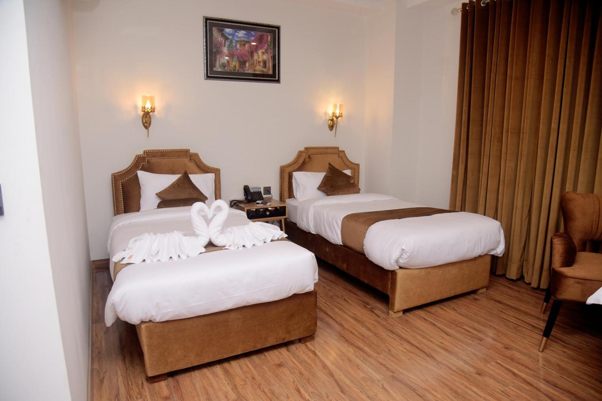 The Rich Hotel & Apartments Lahore Eksteriør bilde